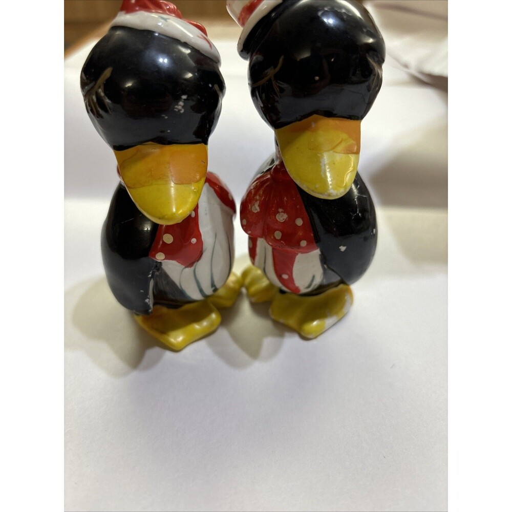 Vintage PENGUIN SALT & PEPPER SHAKERS - Holiday Made in Japan